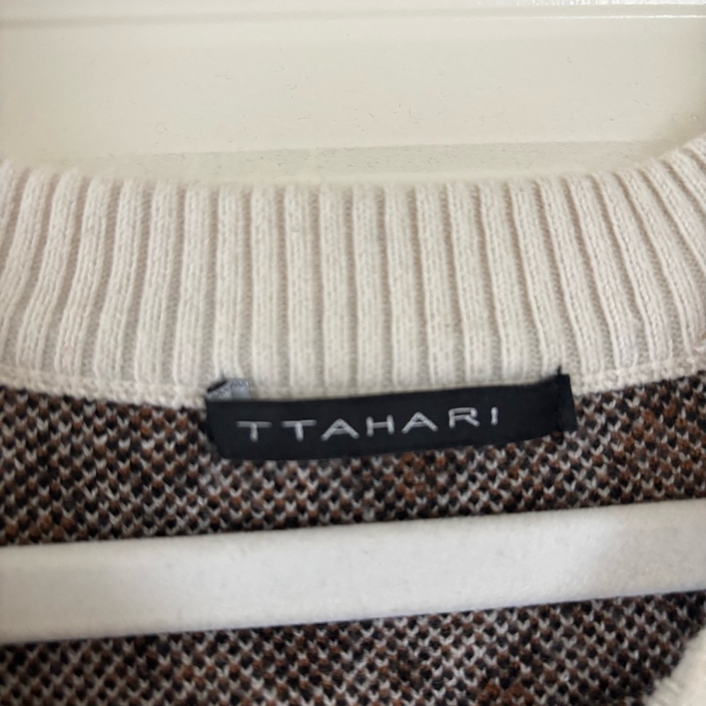 Leopard Print Sweater - Picture 2 of 3